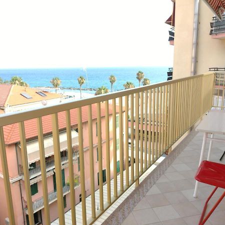 Casa Fronte Mare Appartement Ventimiglia Buitenkant foto