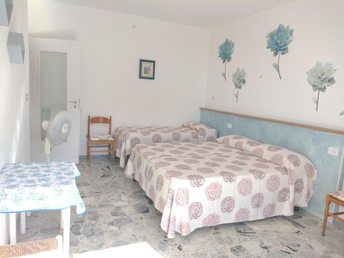 Casa Fronte Mare Appartement Ventimiglia Buitenkant foto