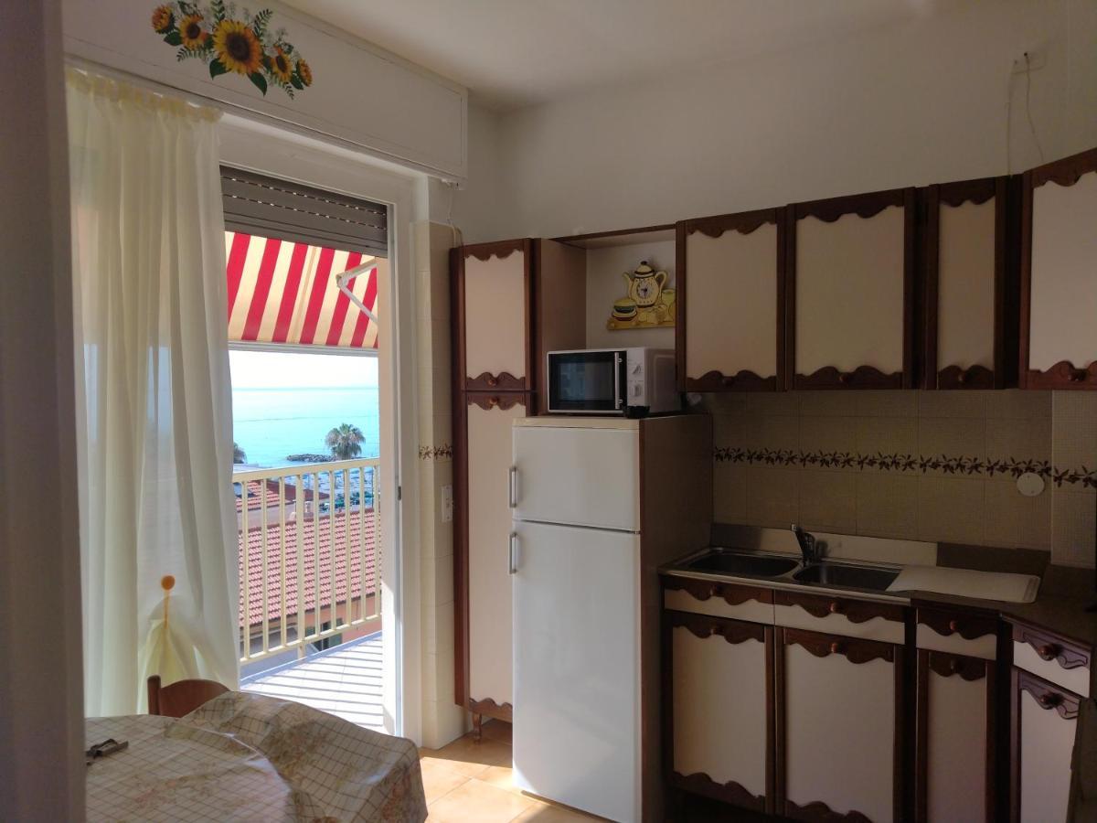 Casa Fronte Mare Appartement Ventimiglia Buitenkant foto