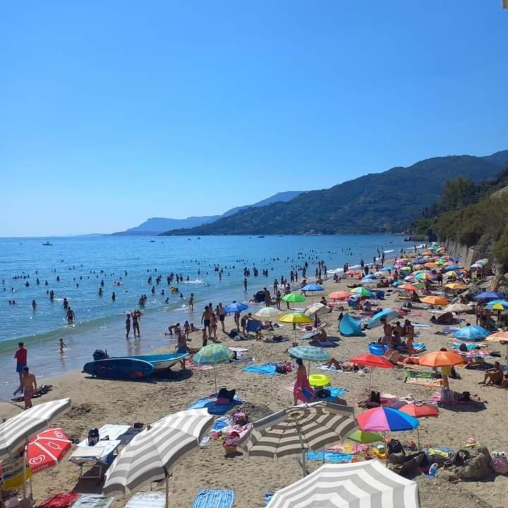 Casa Fronte Mare Appartement Ventimiglia Buitenkant foto