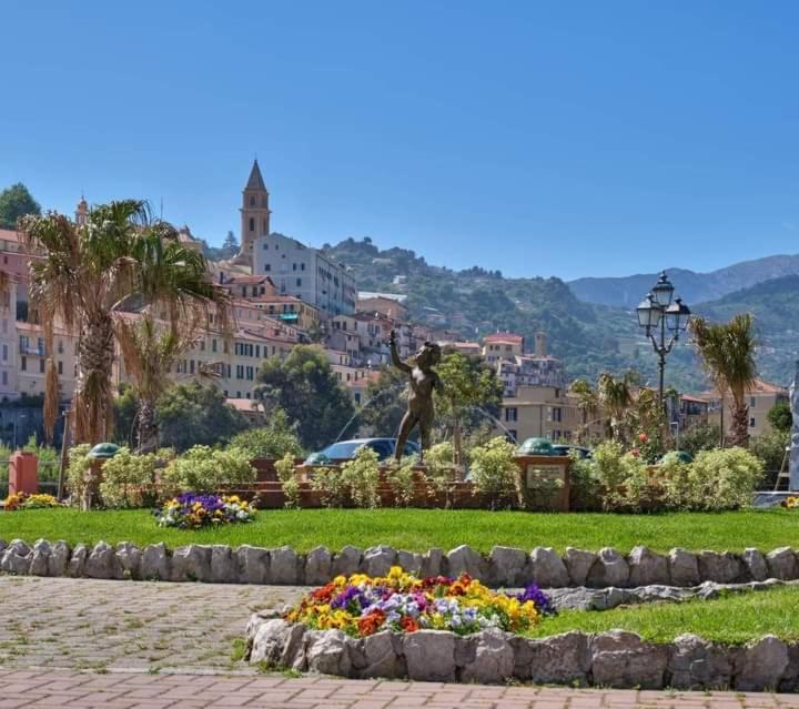 Casa Fronte Mare Appartement Ventimiglia Buitenkant foto