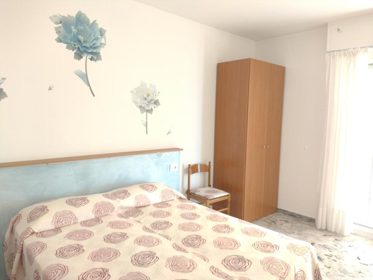 Casa Fronte Mare Appartement Ventimiglia Buitenkant foto